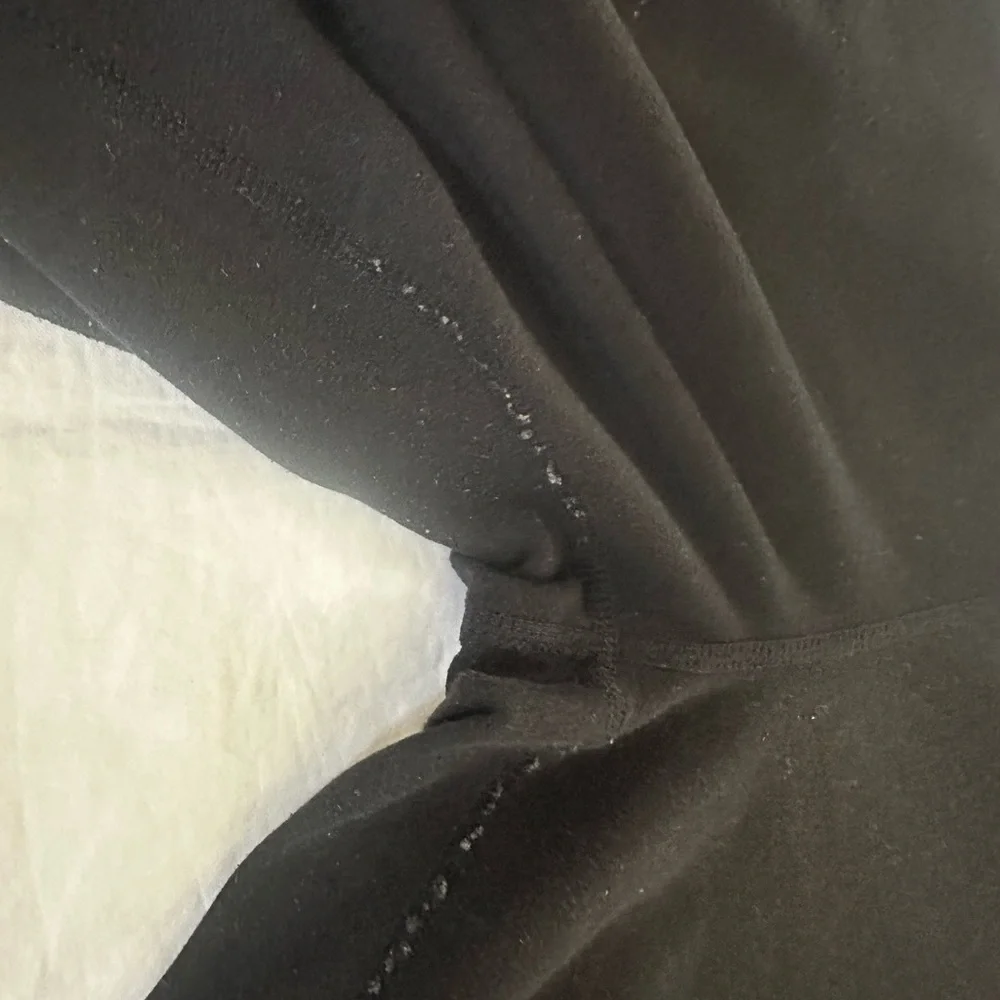 Vuori Black Joggers - Picture 5 of 7
